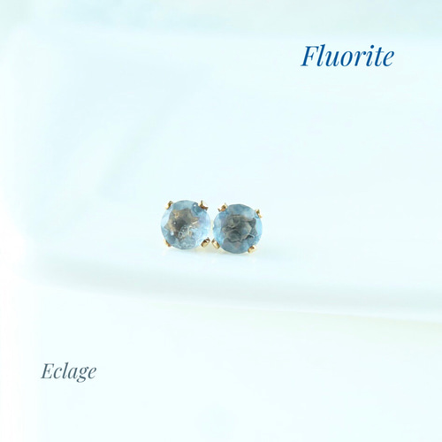 14kgf〉ブルーグリーンフローライトのスタッドピアス ピアス（スタッド  
