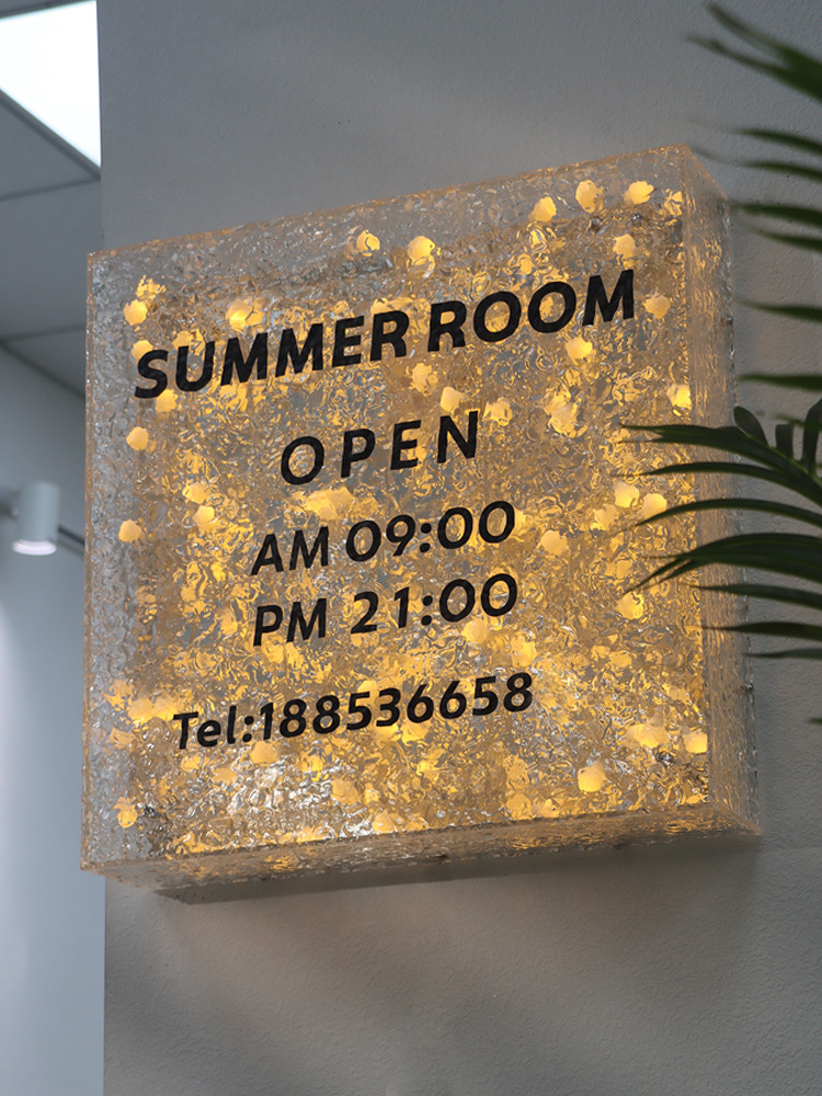 ご自宅や店舗の顔になる玄関を飾る真鍮表札や看板、オリジナルプレート