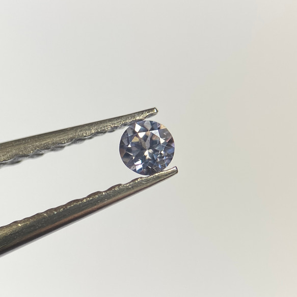 カラーチェンジガーネット 約0.08ct 約2.5mm マダガスカル産 6枚目の画像