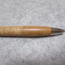 サペリ　キルト杢　キヌカオイル仕上げ　ワンピースタイプの木軸ボールペン　希少材 7枚目の画像