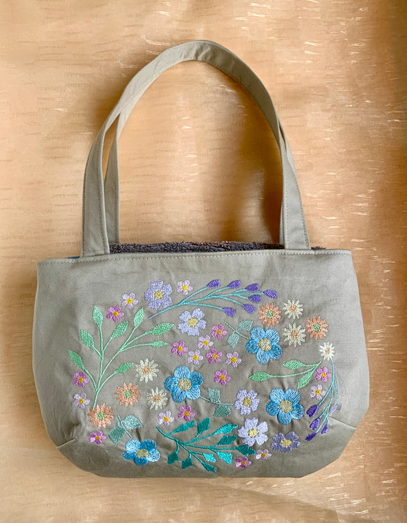 パステル色のお花刺繍ミニトートバッグ 1枚目の画像