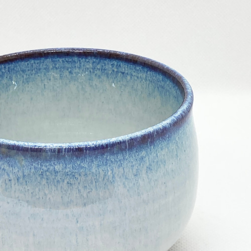 ガラス 抹茶茶碗 青と白のマーブル模様 ガラス 抹茶茶碗 青と白のマーブル模様 工芸品