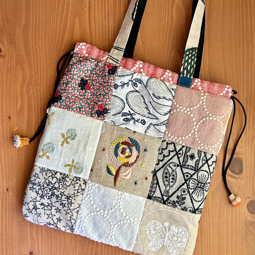 ゆゆ様専用。パッチワークの巾着袋 （茶系×カラシ） 【はぎれで作る