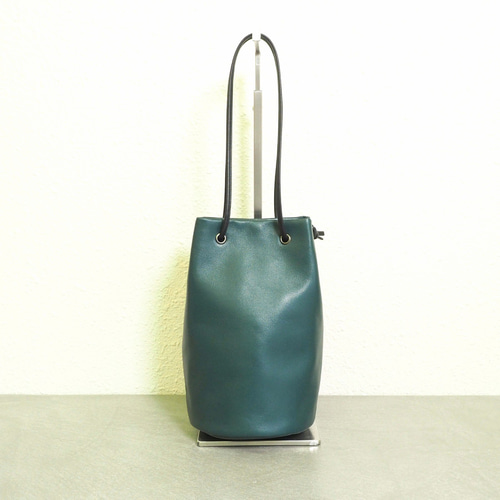 ドゥーニーアンドバーク　レザー巾着リュックバッグ　グリーン　未使用品 ドゥーニーアンドバーク レザー巾着リュックバッグ グリーン 未