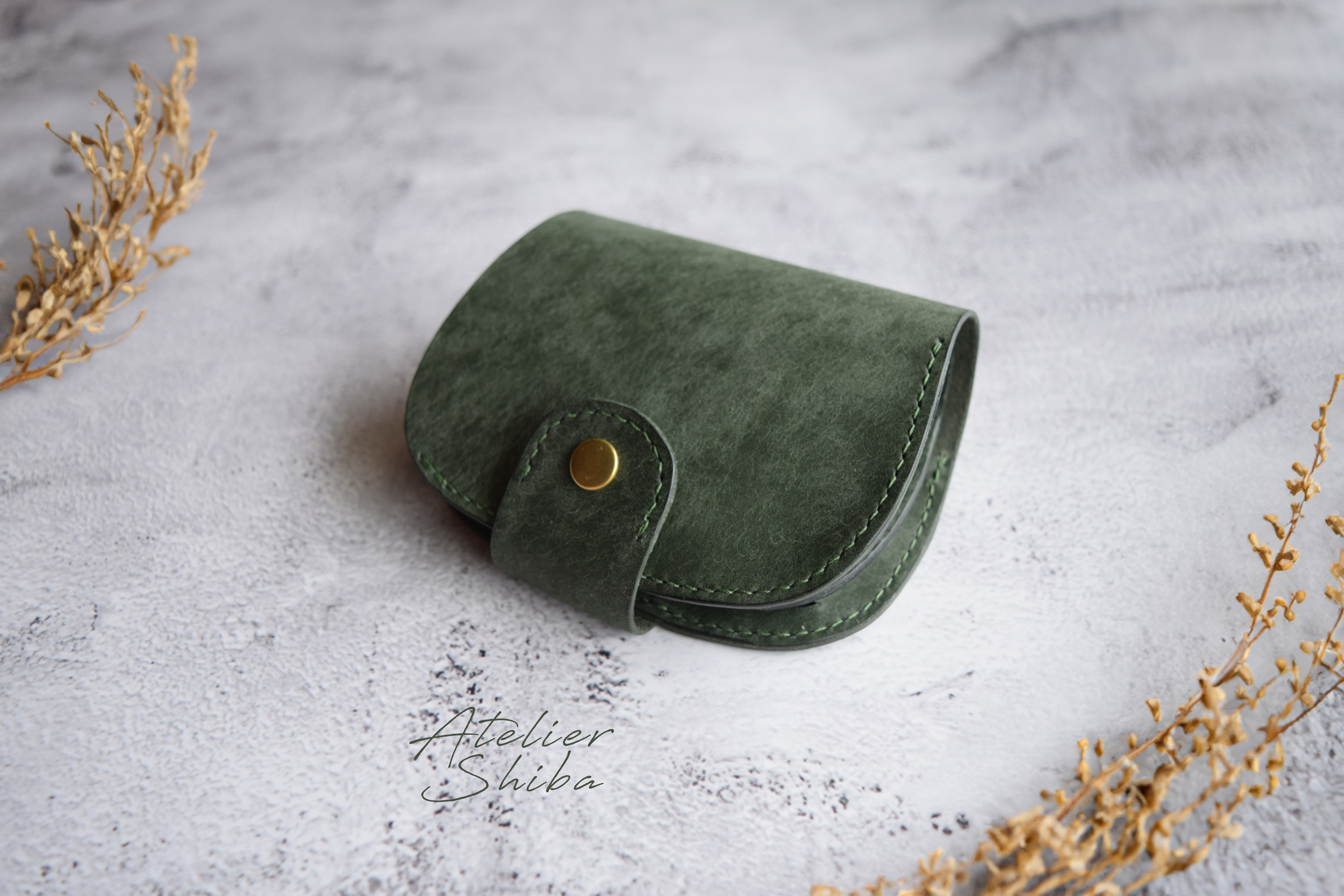 二つ折り丸財布　本革　ｲﾀﾘｱﾝﾚｻﾞｰ　MossGreen　モスグリーン