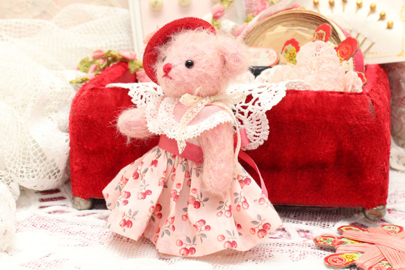 小さな小さなドレスベア♡ピンクのモヘア製テディベア　アンティーク素材で作ったドレスとお帽子 4枚目の画像