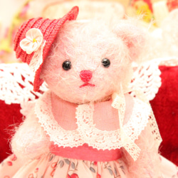 小さな小さなドレスベア♡ピンクのモヘア製テディベア　アンティーク素材で作ったドレスとお帽子 1枚目の画像