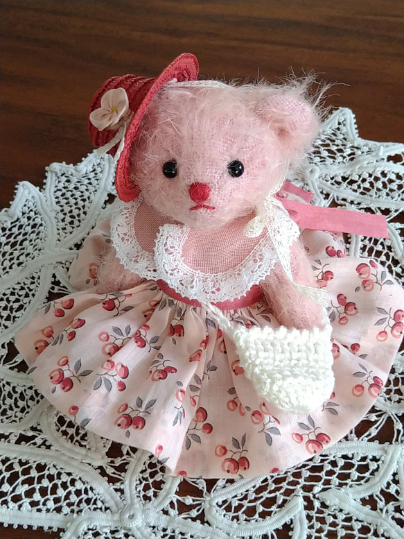 小さな小さなドレスベア♡ピンクのモヘア製テディベア　アンティーク素材で作ったドレスとお帽子 13枚目の画像