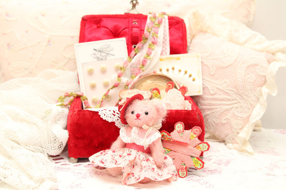 小さな小さなドレスベア♡ピンクのモヘア製テディベア　アンティーク素材で作ったドレスとお帽子 12枚目の画像
