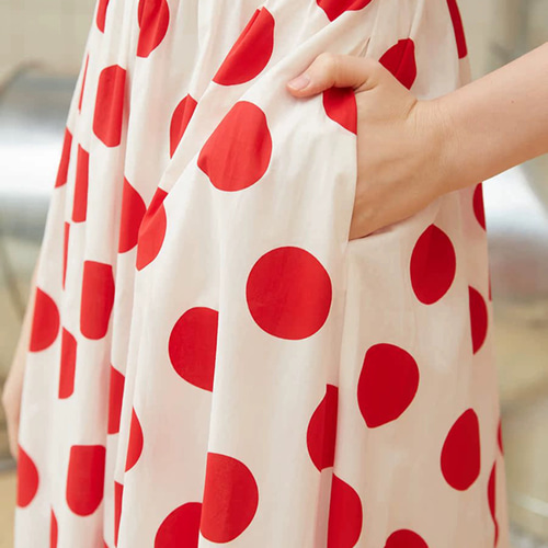 ぷり様♪専用オーダー 赤に白水玉模様のワンピース 90**可愛いふんわり
