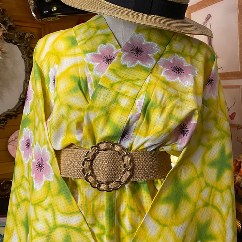 華麗な白百合の柄 高級浴衣リメイクワンピース 和洋折衷 浴衣 リメイク ワンピース ドレス 名古屋帯サッシュ