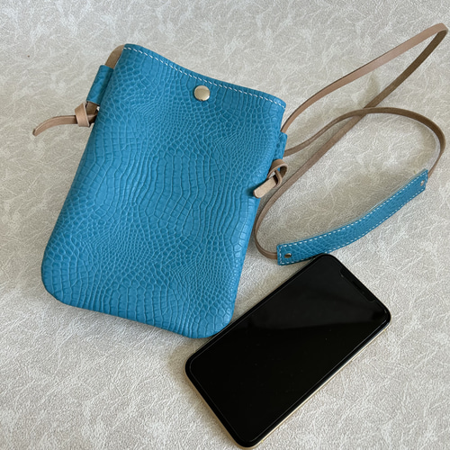☆受注生産‪☆ ターコイズブルーのレザー スマホショルダー ポシェット‬
