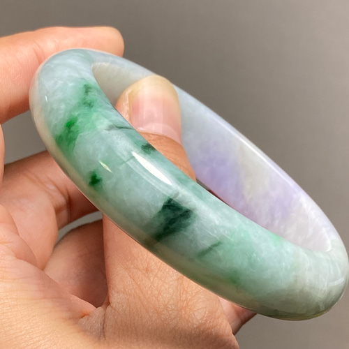 おすすめ✨新品✨天然翡翠 バングル ミャンマー　A貨　無含浸無着色　サイズ57 おすすめ✨新品✨天然翡翠 バングル ミャンマー A貨 無含浸無