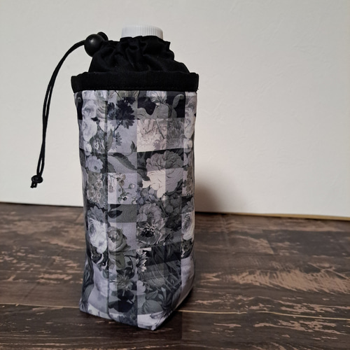 リバティ アーカイブギンガム花柄 保冷ペットボトルカバー ポーチ と