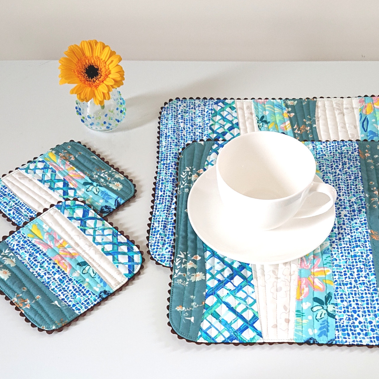 キルトの朝食マット&コースター（ブルー系 各2枚セット）