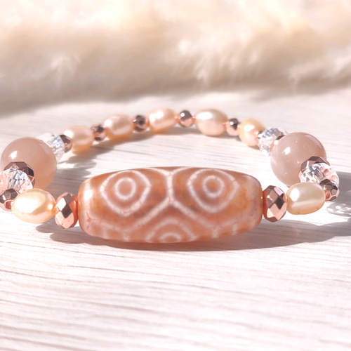 ◇龍眼天珠とマダガスカル産ローズクォーツ・オレンジパールのパワーストーン ブレス ◇龍眼天珠とマダガスカル産ローズクォーツ・オレンジパールの