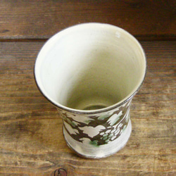 葡萄文フリーカップ（二彩） 3枚目の画像