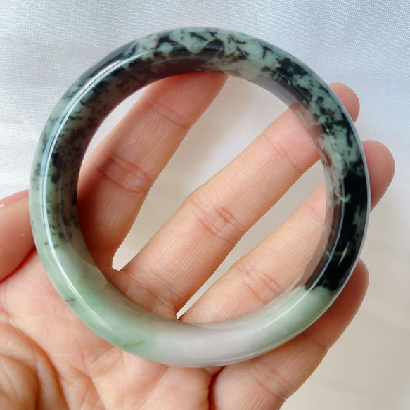 新入荷】本翡翠保証‼️天然翡翠 漂花バングル 内径約58.7mm 新入荷】本翡翠保証‼️天然翡翠 漂花バングル 内径約58.7mm