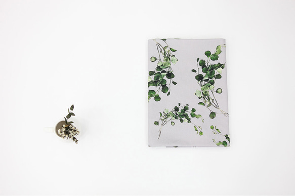 韓国製 花柄 植物柄 ユーカリプタス柄 生地 コットン100％シーチング Eucalyptus Leaf 3枚目の画像