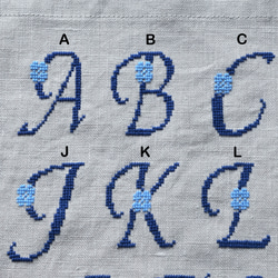 選べるアルファベット刺繍の長方形リネンハンカチ＊クロスステッチ 13枚目の画像