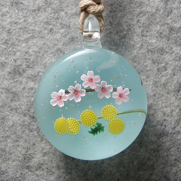桜とミモザ とんぼ玉 ガラス ネックレス No2364 2枚目の画像