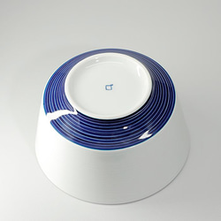 砥部焼 おしゃれ 陶器 「ボウル（小） 白と青のバランス」器 深皿 シンプル 手作り 窯元 器工房 巳 mi-208 5枚目の画像