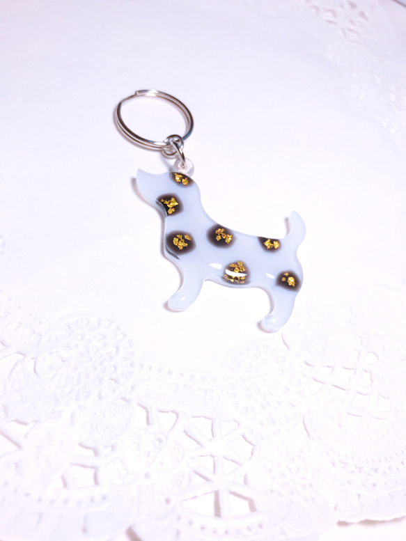 売れました 訳あり 白銀の世界 犬 キーホルダー レジン 売れました 訳あり
