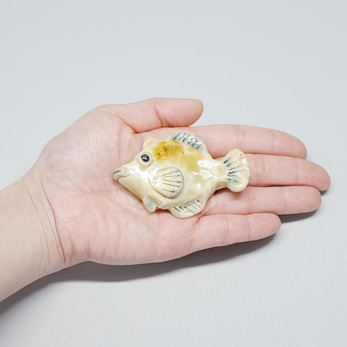 陶器「箸置き（カワハギ）」 はし置き 箸休め 置物 かわいい 魚