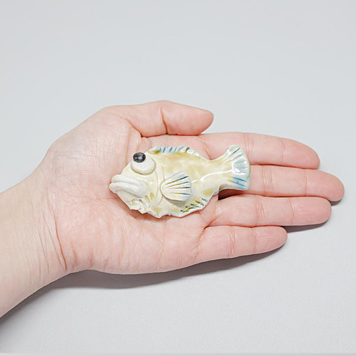 陶器「箸置き（カサゴ 茶）」 はし置き 箸休め 置物 かわいい 魚