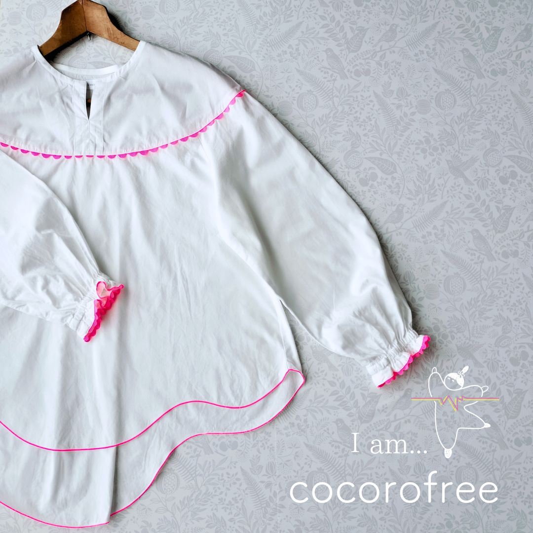 【SALE・2/19～】▢春に着たいシャツ・『Ｉ am..』と言う名の白シャツ ✕ 蛍光色(ピンク)