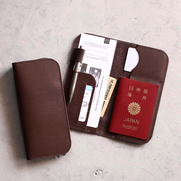 Cole Haan 未使用 パスポートケース　ラゲッジタグ　赤　牛革 30％OFF !! 送料無料 本革パスポートケース パストホルダー