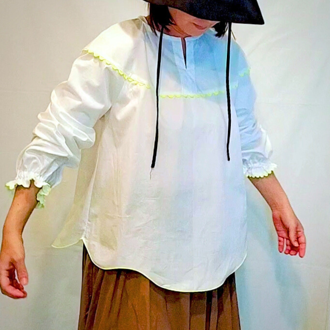 【SALE・2/19～】▢春に着たいシャツ・『Ｉ am..』と言う名の白シャツ ✕蛍光色(イエロー)