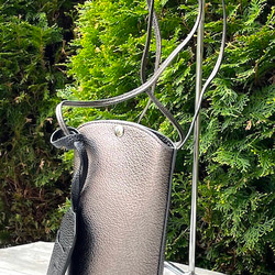 <NEW>小ぶりですが、携帯、長財布が入る実用的なショルダーバッグです。GUNMETAL 5枚目の画像