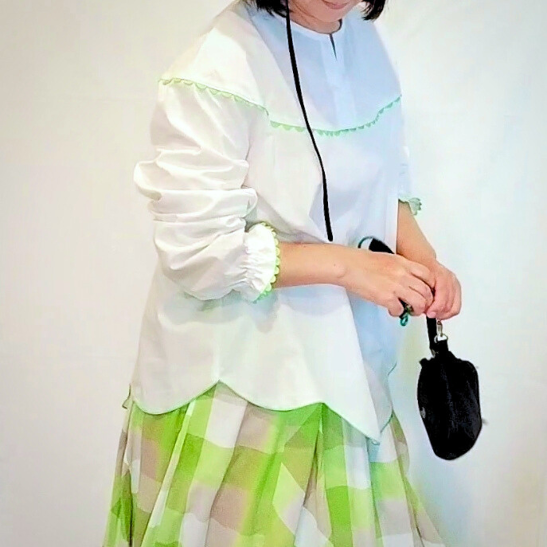 【SALE・2/19～】▢春に着たいシャツ・『Ｉ am..』と言う名の白シャツ ✕ 蛍光色(グリーン)