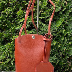 <NEW>小ぶりですが、携帯、長財布が入る実用的なショルダーバッグです。REDBROWN 3枚目の画像
