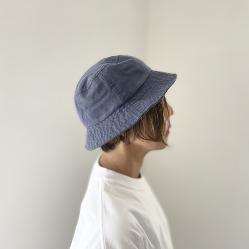 【Courreges】 シグネチャー ビニール製 バケットハット ユニセックス 】ピグメント加工バケットハット【グレー】 ハット