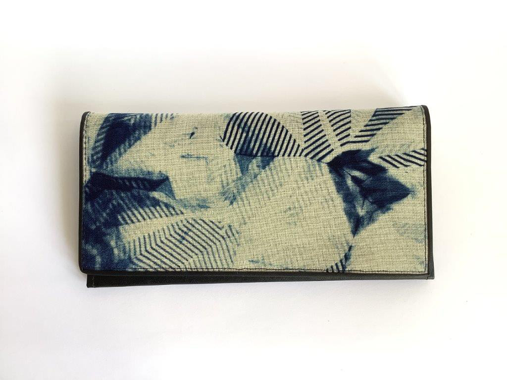 ナツシオンブルー　板締め染めカード札入れV54