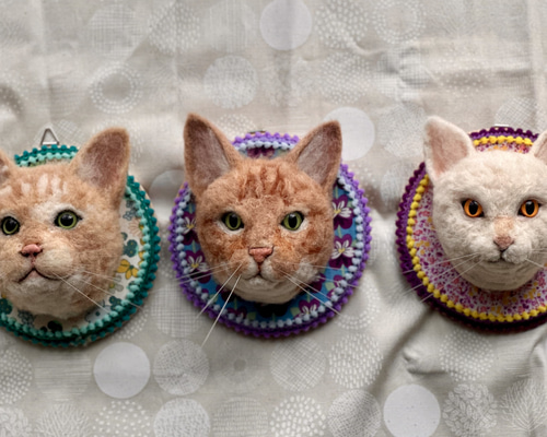 羊毛フェルト猫 バスケット風壁掛け ラグドール 羊毛フェルト バスケット風壁掛け 白猫 ぶら下がりにゃんこ121 羊毛