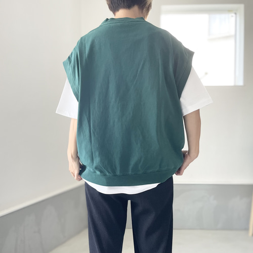 UNIF  ビッグシルエット　ノースリーブカットソー　ダメージ加工 UNIF ビッグシルエット ノースリーブカットソー ダメージ加工