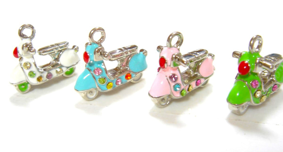 PANDORA 白、ピンク系お花のチャームセット （PANDORA - PANDORA 白  