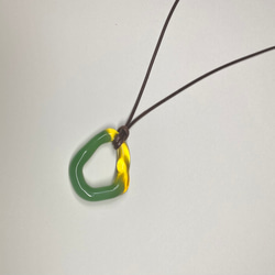 ガラス　ネックレス　〜 roue 〜 チョーカー　ペンダント　ガラスアクセサリー　透明　グリーン　イエロー　プレゼント 3枚目の画像