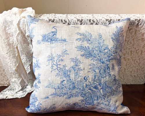 あおいさま専用★フランスアンティーク★イニシャル刺繍＆トワルドジュイ★クッション リボン クッション トワルドジュイ リボン型 フランス かわいい