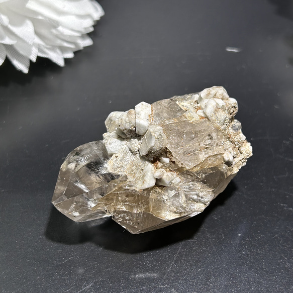 ガネーシュヒマール/ラパ産　水晶　原石　カルサイト共生　ポイント　51ｍｍ　天然石インテリア・天然石置物　送料無料 7枚目の画像