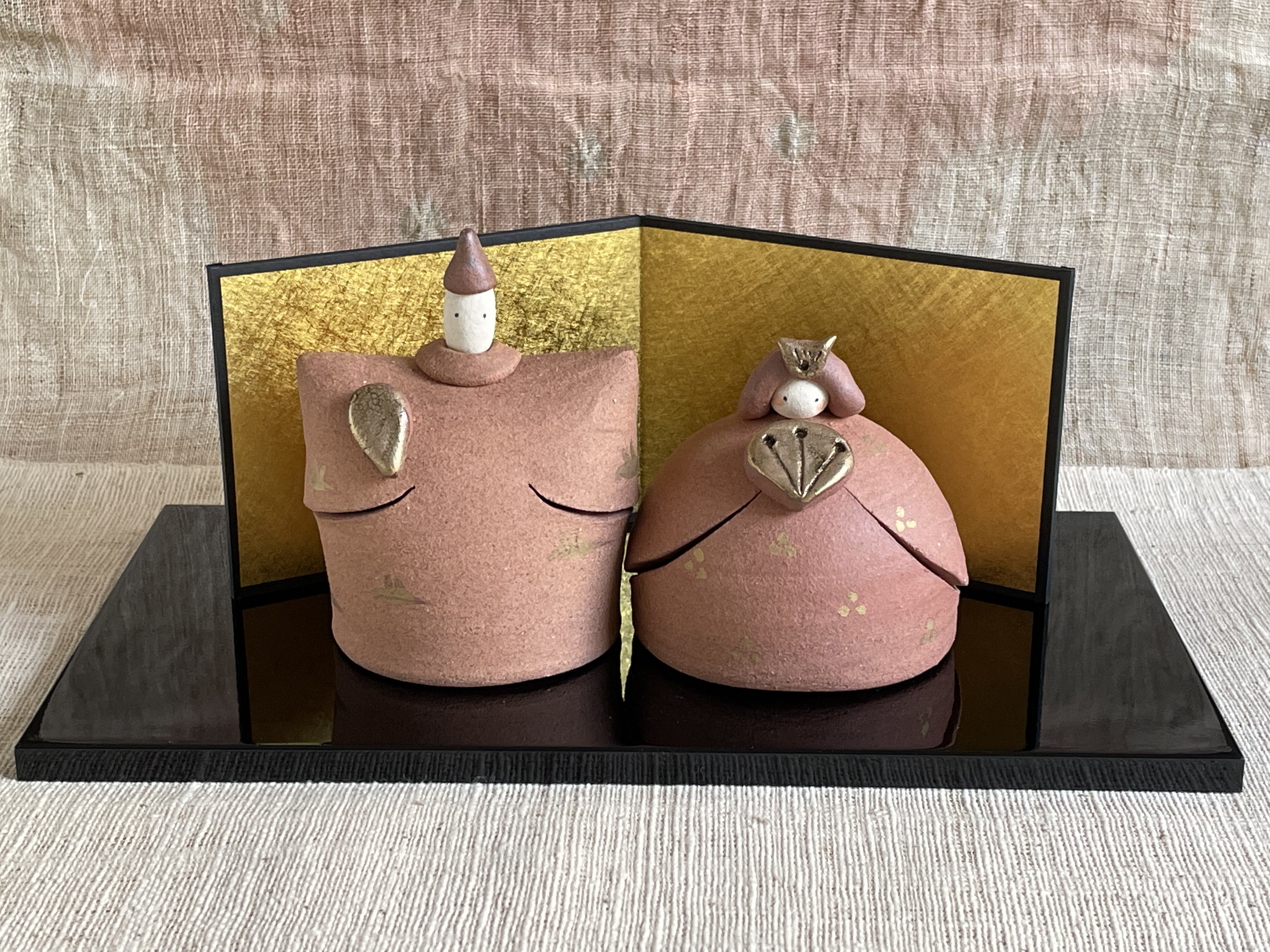 陶雛(焼締め）屏風付き