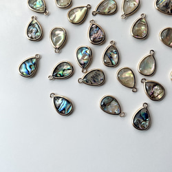 【4個】アバロンシェルチャーム＊雫型 2枚目の画像