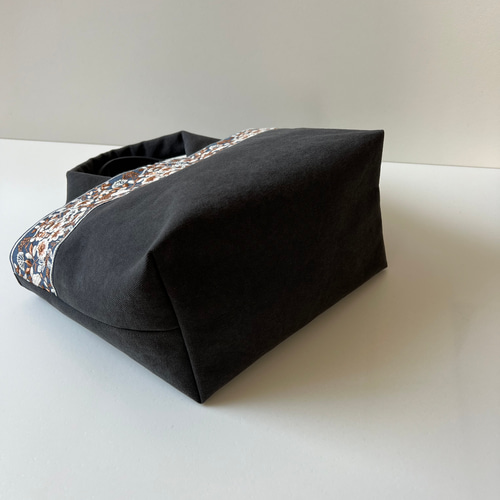 ゴールデンレトリバー刺繍♡グレージュカラー♡帆布のトートバッグ 楽天市場】ゴールデンレトリバー トートの通販