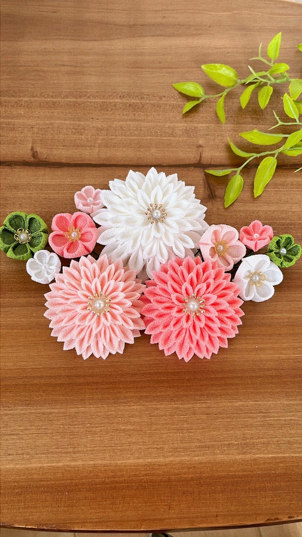 つまみ細工　髪飾り　白　ピンク