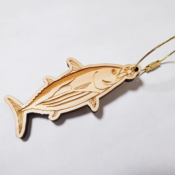 【ヒノキ薫るカツオ】高知県産檜 魚 シンプル キーホルダー 鰹 ギフト 2枚目の画像