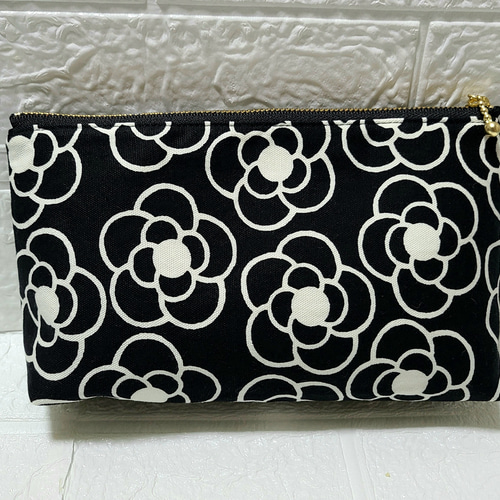 カメリア柄20㎝ファスナーポーチ コスメポーチ ハンドメイド 通帳