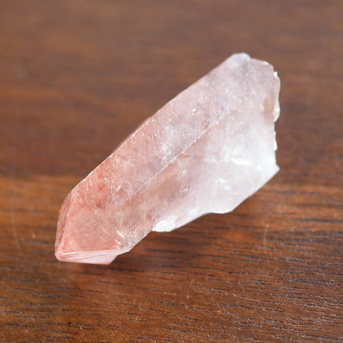 可憐なカラーレアスカーレットテンプル レムリアンレムリアン水晶天然石